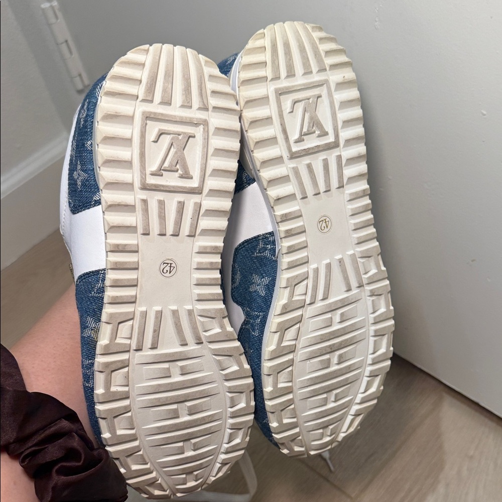 Louis Vuitton White and Blue Monogram Sneakers - Picture 6 of 9